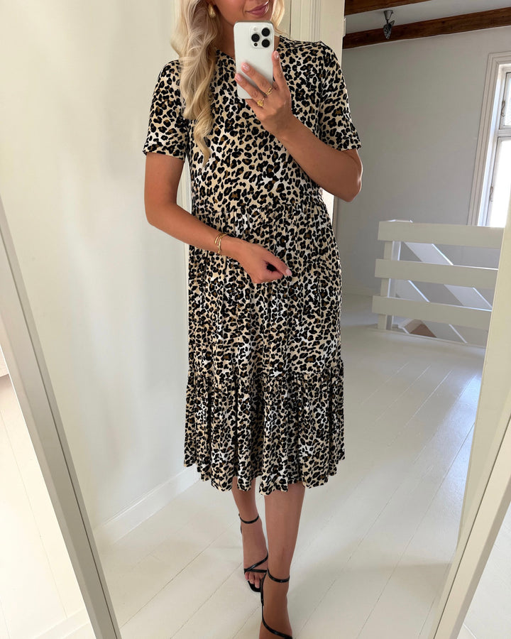 Vero Moda kjole mitsi 2/4 o-neck calf jrs birch/leo print - FORUDBESTILLING LEV. UGE 35