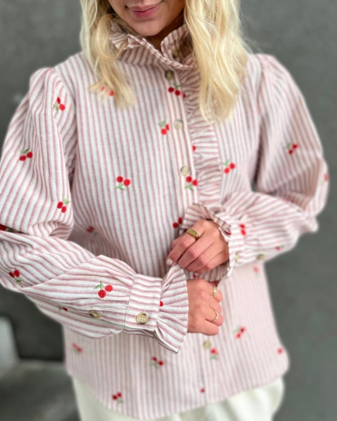 Stories from the Atelier skjorte winter garden off white/red