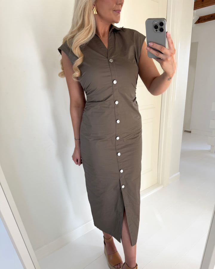 Only kjole babe-zora capsleeve midi walnut