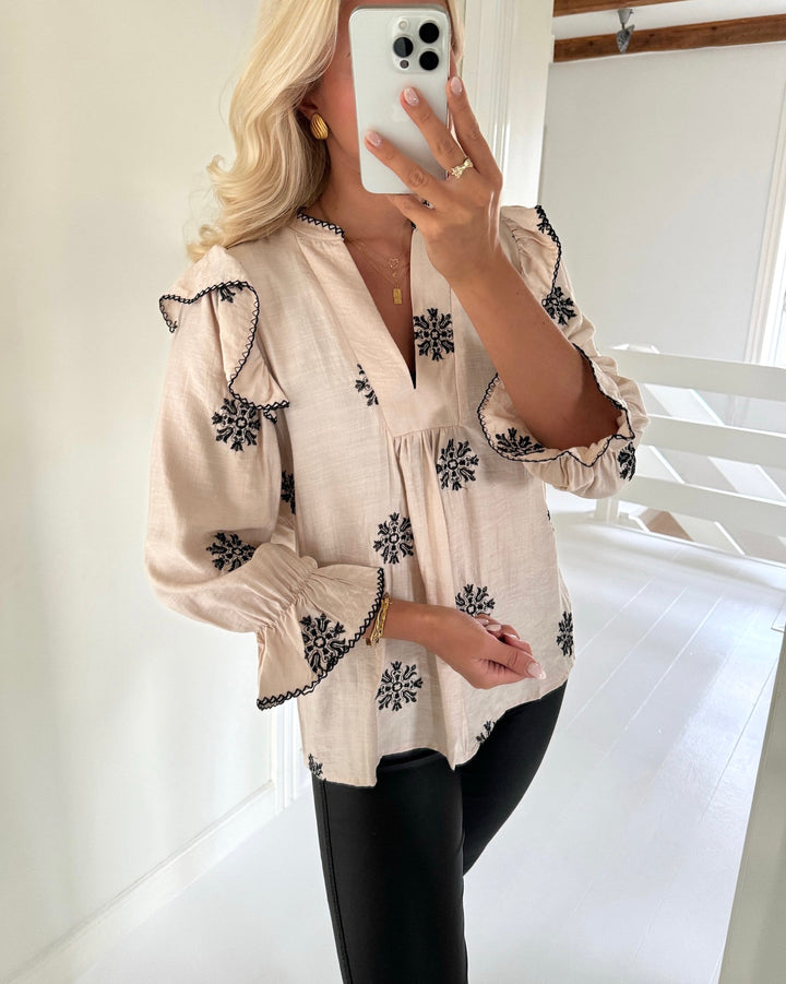 Love&Divine bluse love1347 bamboo/black flower