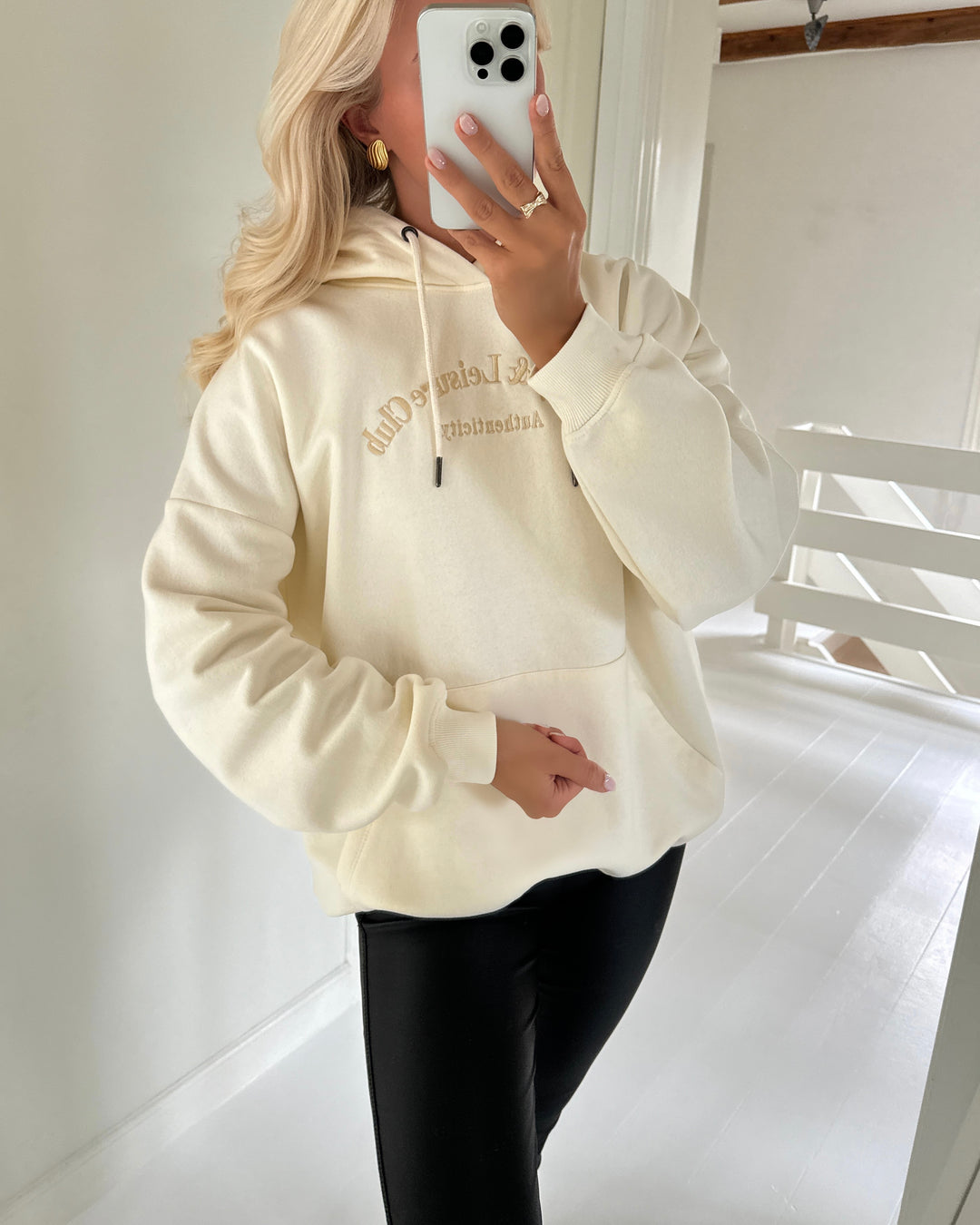 Sister’s Point hoodie hike hood2 porcelain