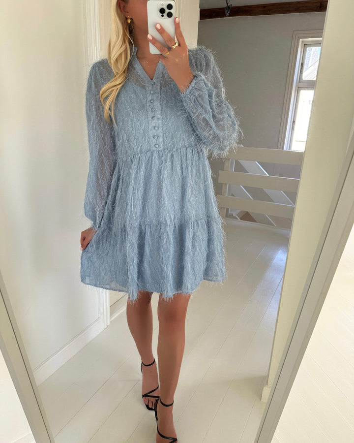 A-view kjole aiden light blue