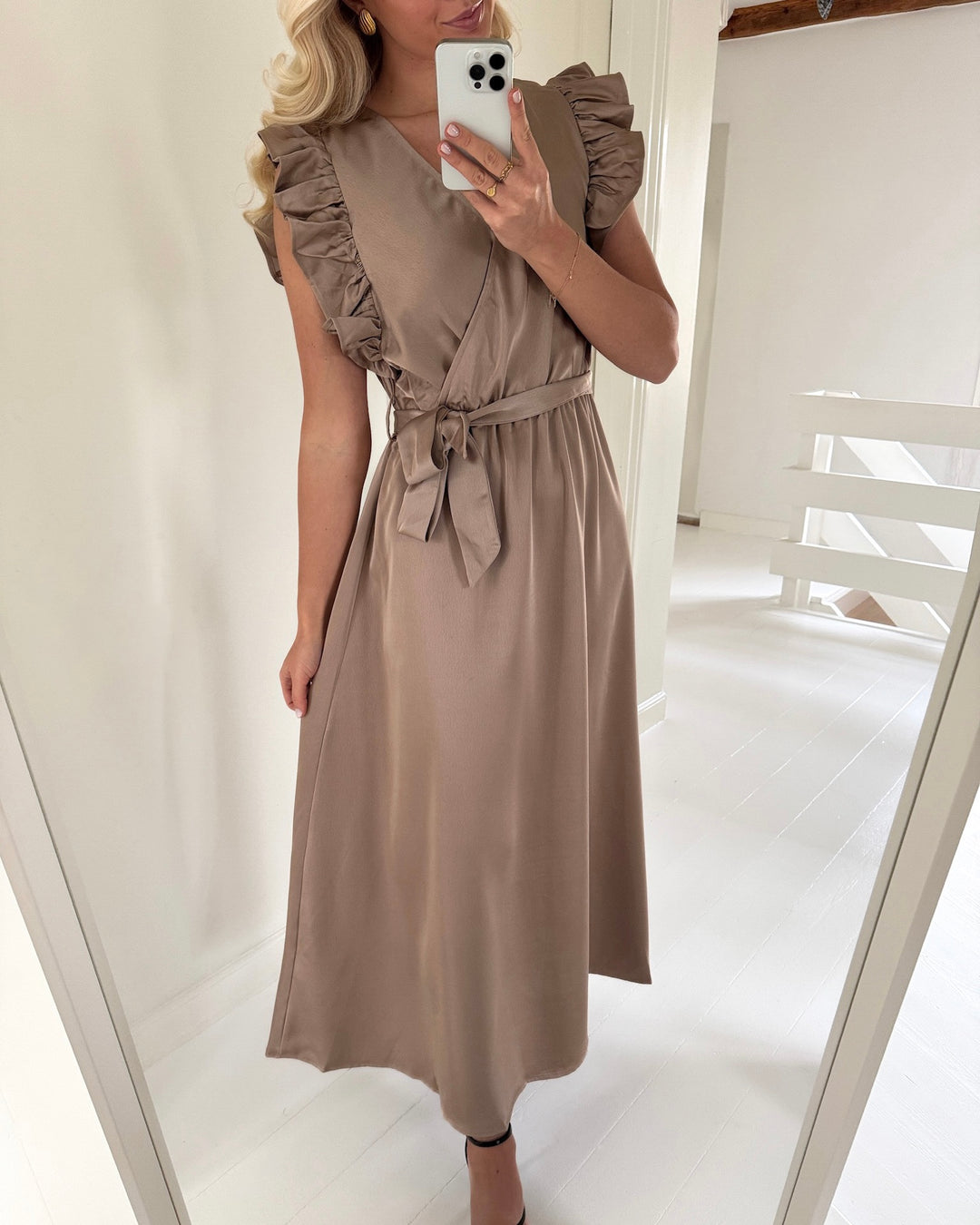 Sister's Point kjole gilea-dr1 dusty stone