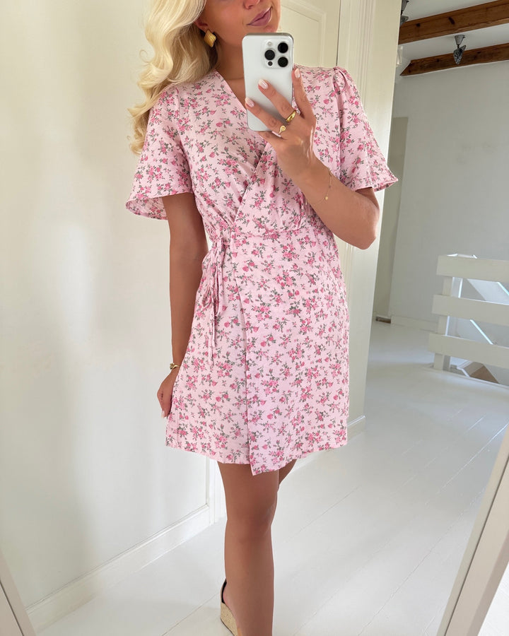 Vero Moda kjole josie ss wrap pink a boo/pink molly