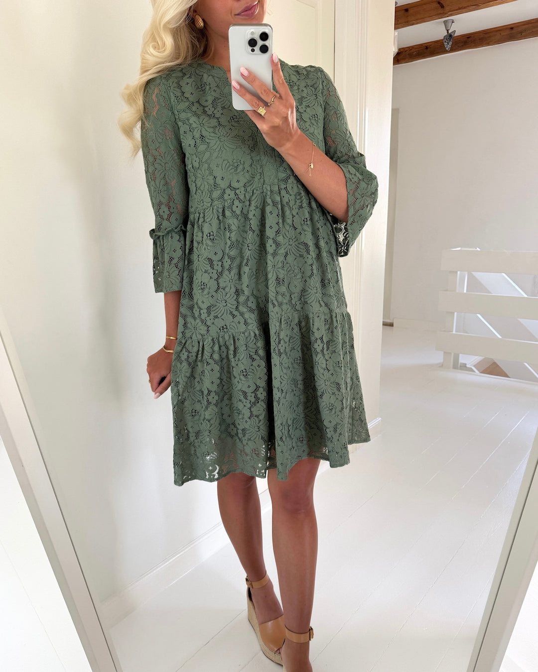 Vero Moda kjole honey lace 3/4 v-neck laurel wreath/flower lace