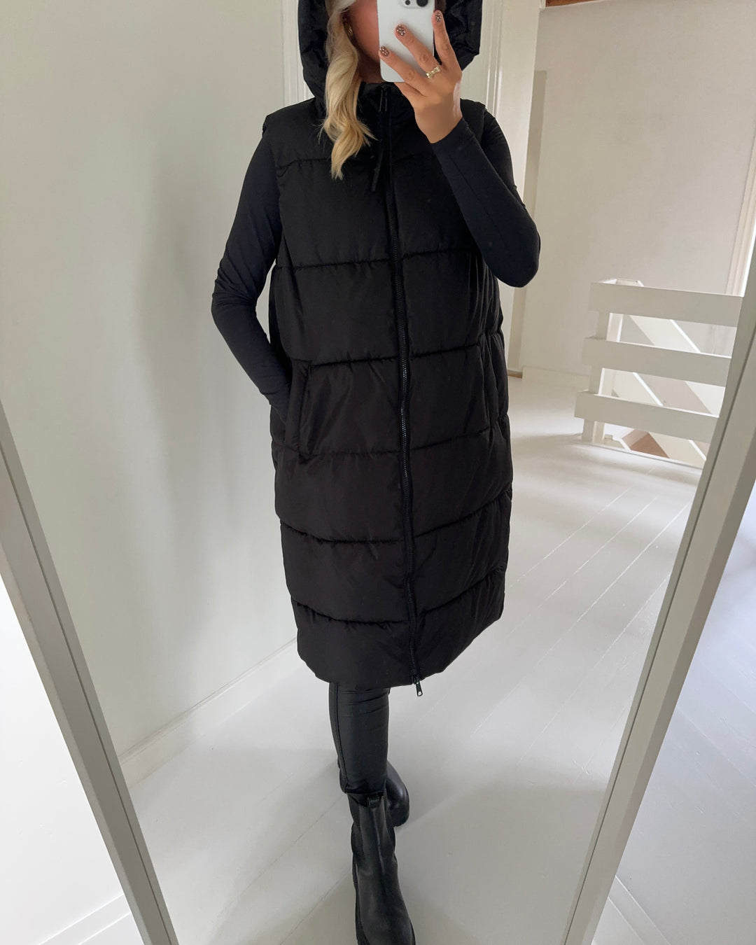 Vero Moda vest ligaane black