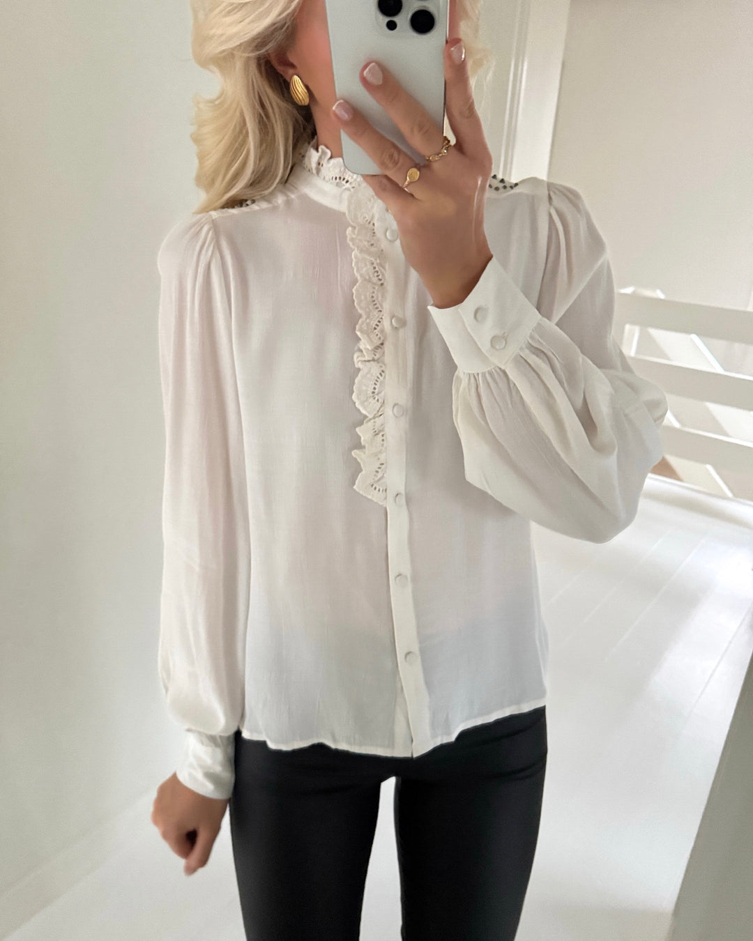 JDY skjorte amy ls frill cloud dancer