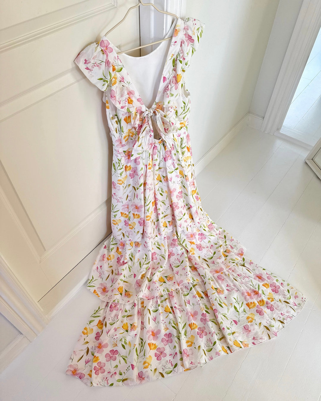 Vero Moda kjole estella sl maxi bright white/flower aop - FORUDBESTILLING LEV. UGE 11