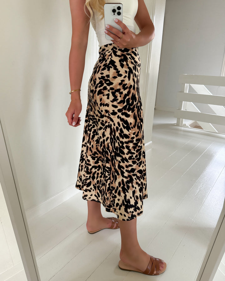 Y.A.S nederdel pella hw midi black/leo print