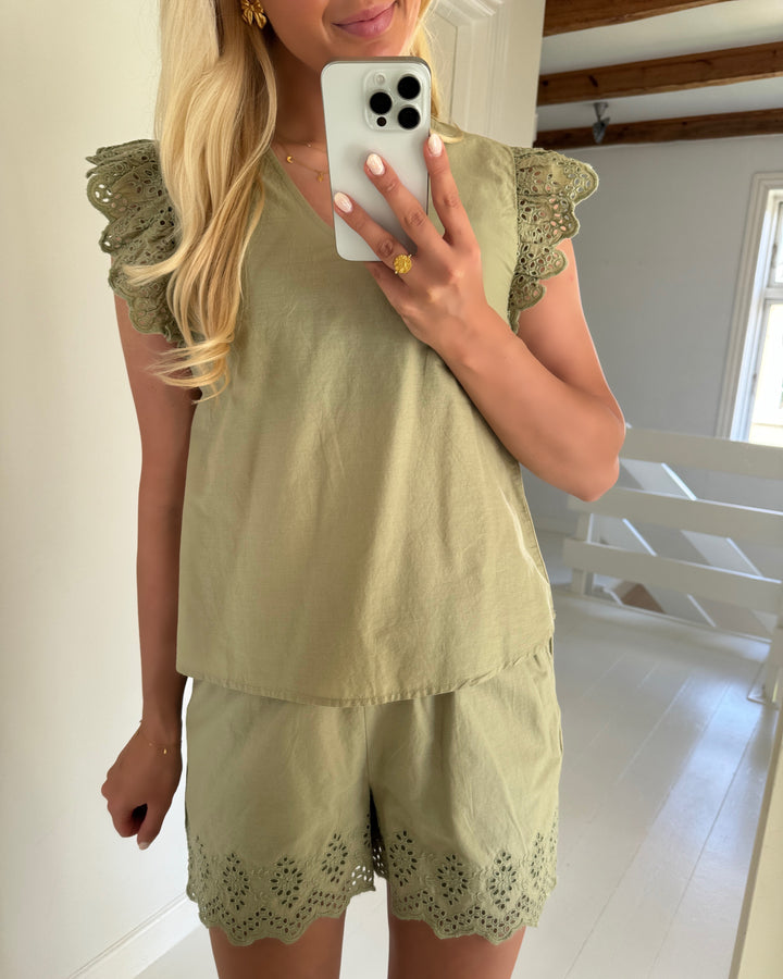 Only top lou life em ss frill elm