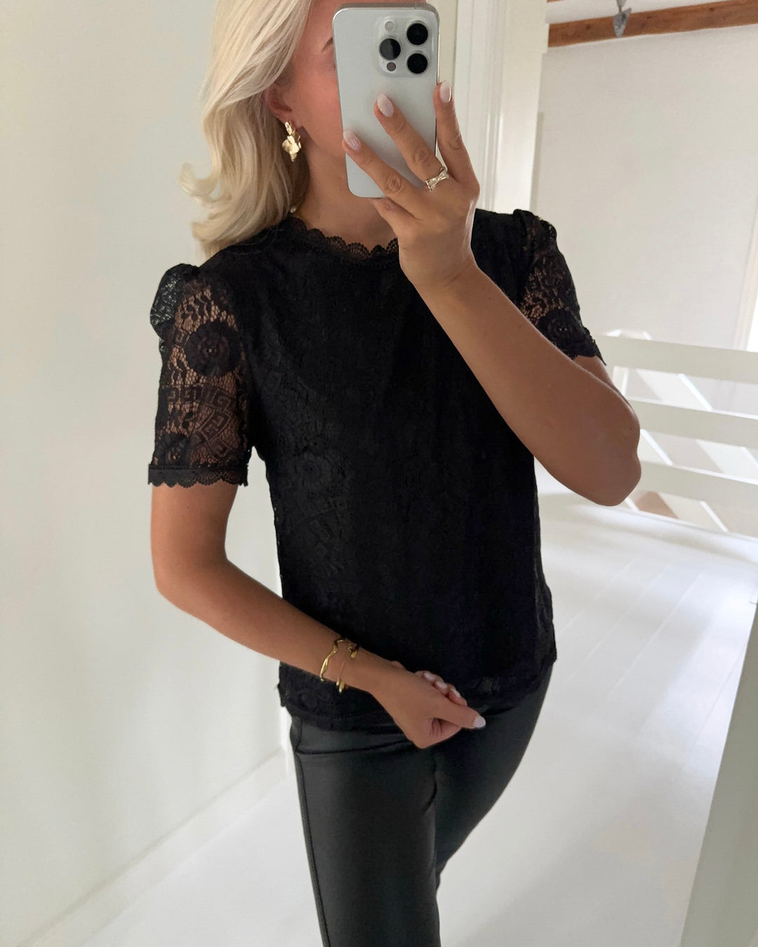 Pieces t-shirt olline ss lace black - FORUDBESTILLING LEV. UGE 50
