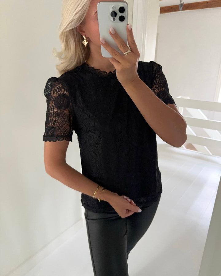 Pieces t-shirt olline ss lace black - FORUDBESTILLING LEV. UGE 50