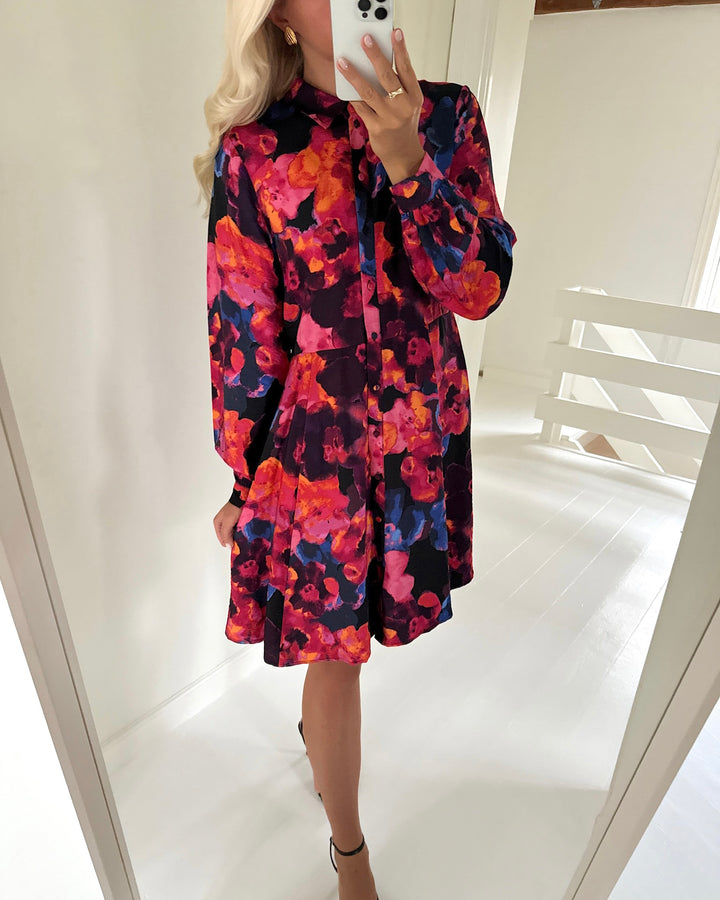 Y.A.S kjole kaya ls shirt navy blazer/limo - FORUDBESTILLING LEV. UGE 47