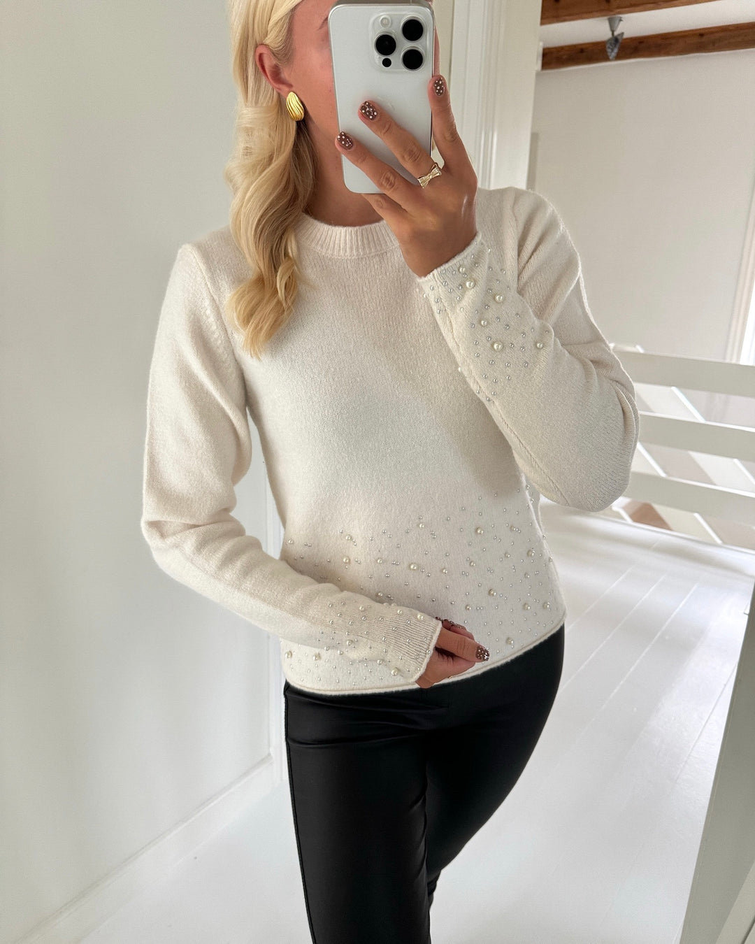 JDY striktrøje pearl ls o-neck pearl white/melange w. white pearls