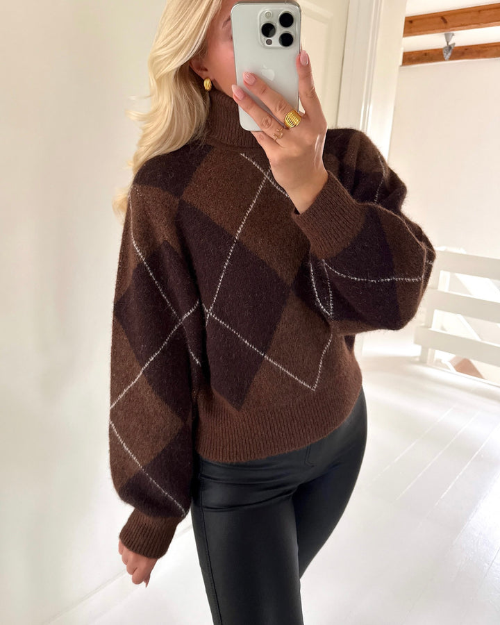 Vero Moda striktrøje darla ls rollneck cocoa brown/w. chocolate torte and birch