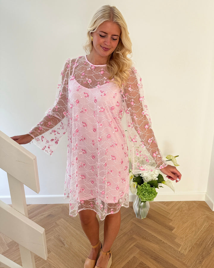 Vero Moda kjole milla ls short sweet dreams mesh emb flower