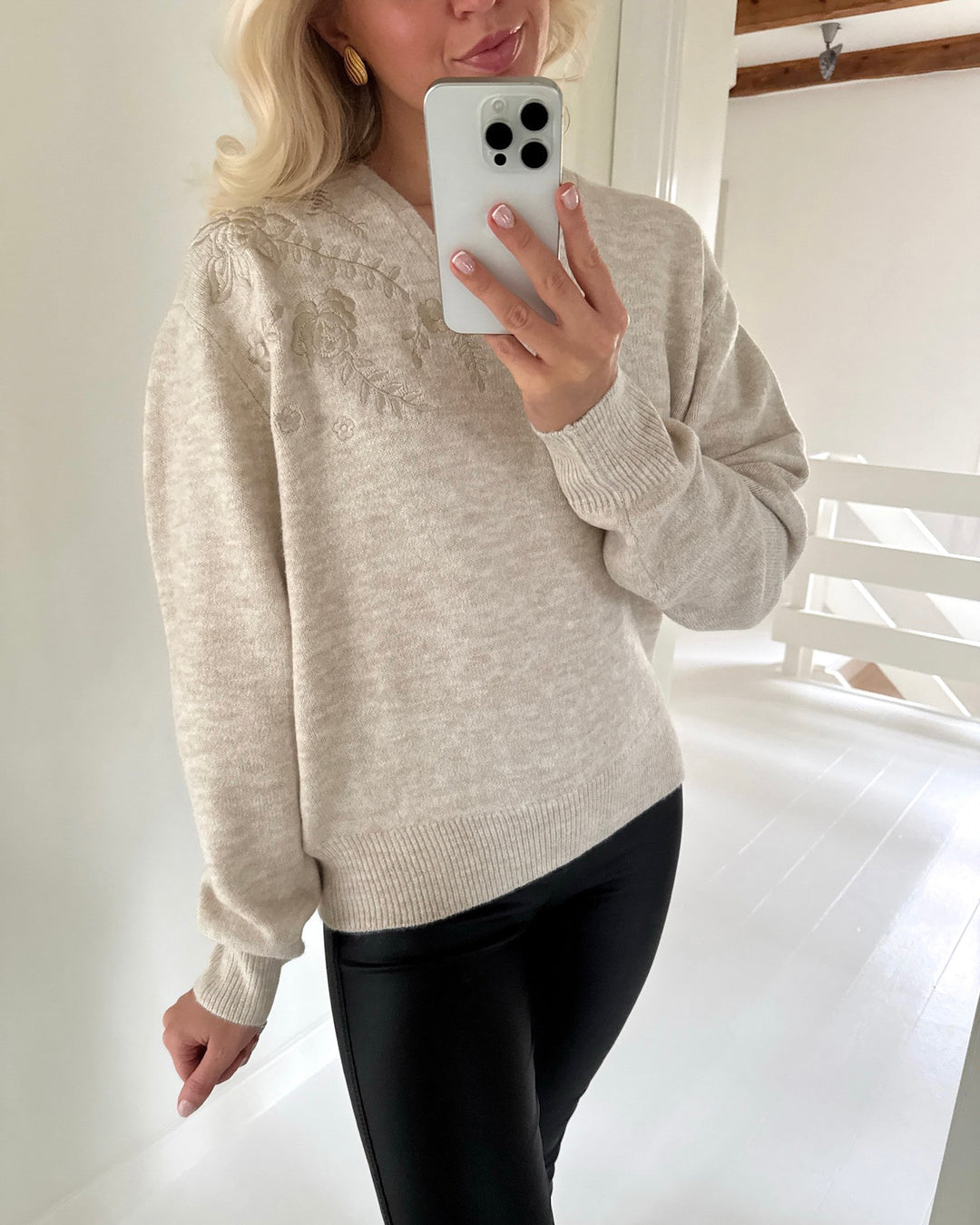 Sister's Point striktrøje huva-pu beige melange