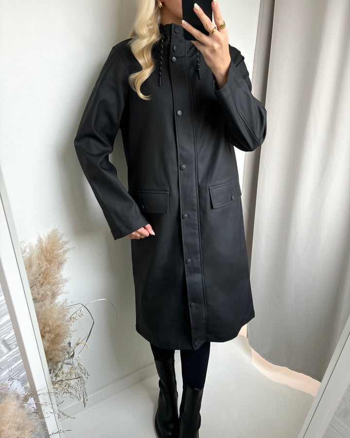 Vero Moda regnjakke malou coated black