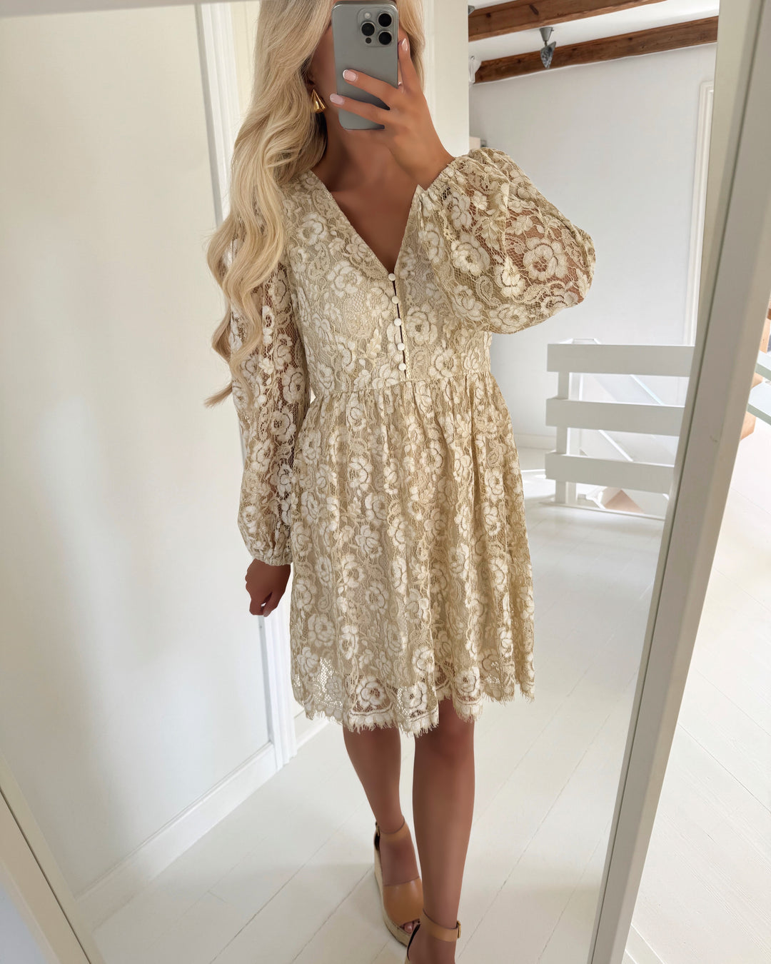 A-View kjole alaia lace sand