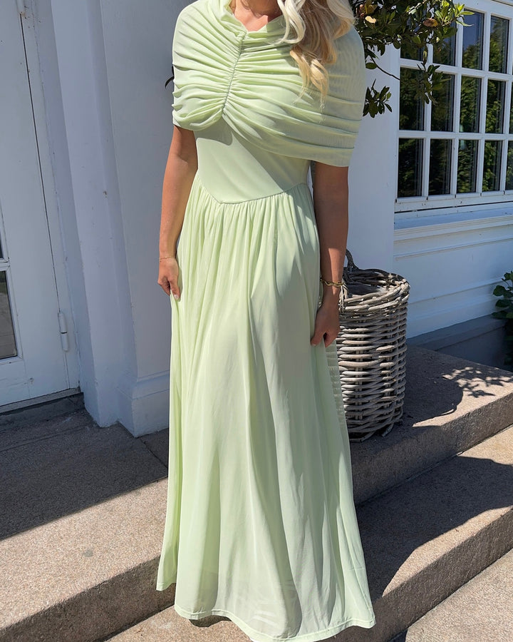 Vero Moda kjole rosetta cape detail maxi celadon green - FORUDBESTILLING LEV. UGE 23