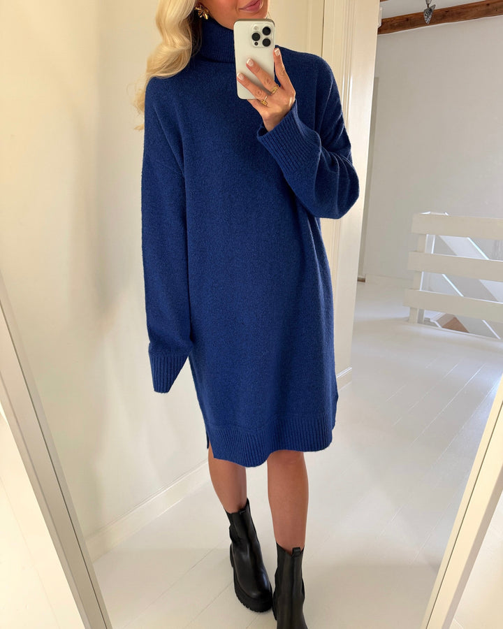 Vero Moda strikkjole aquarius ls rollneck short surf the web/w. melange