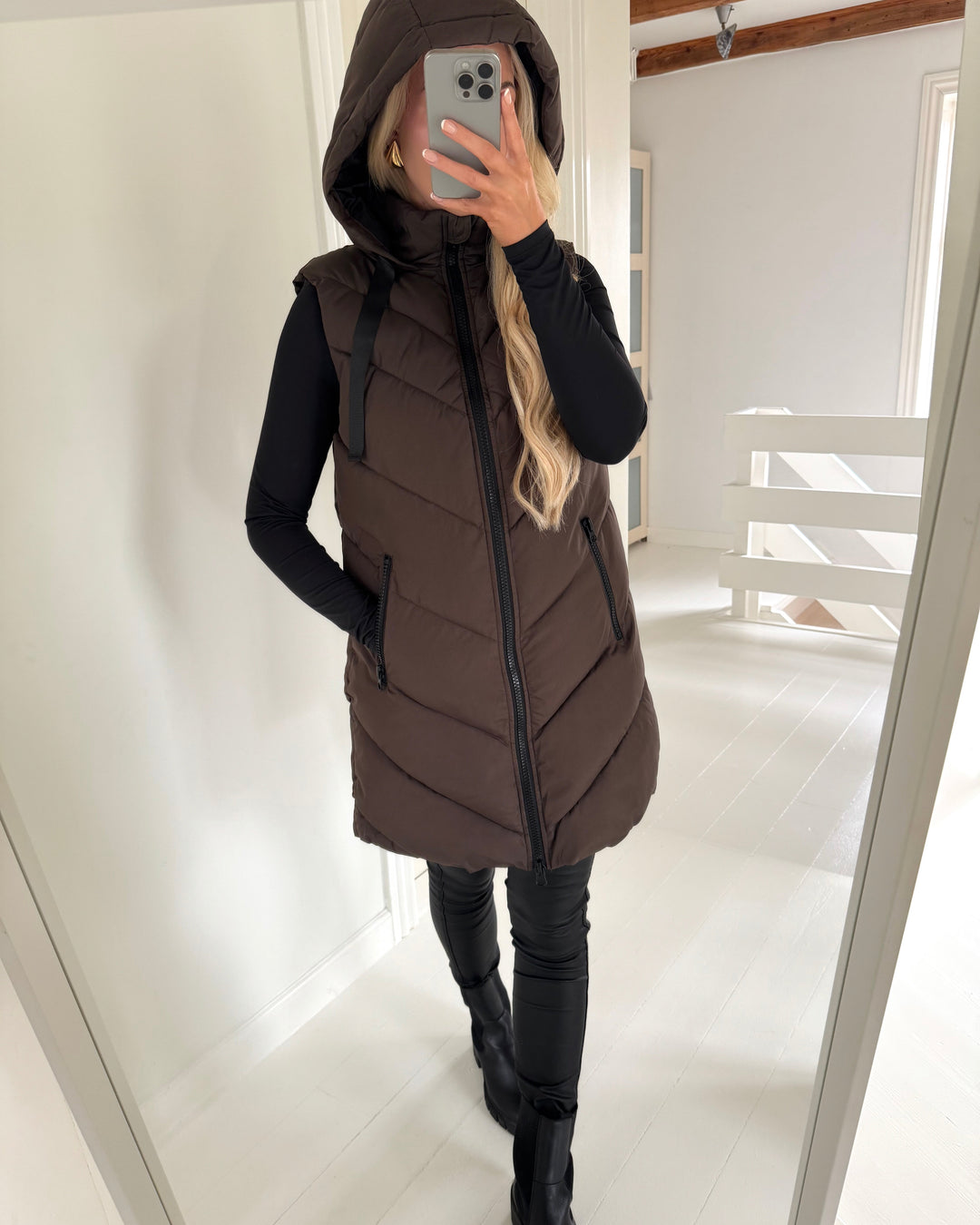 JDY vest skylar hood chocolate torte/black