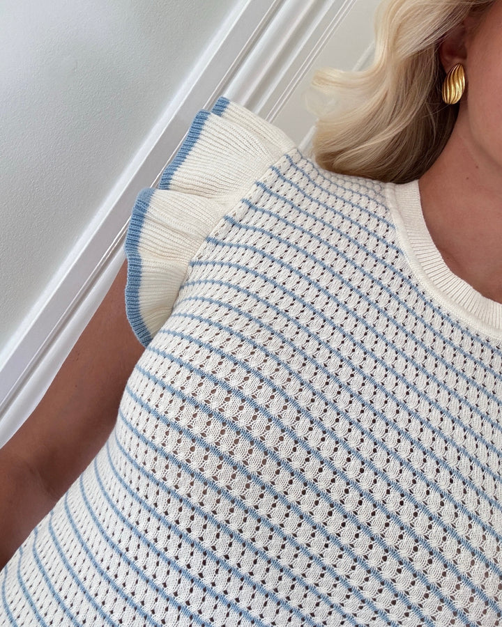 JDY top carice sl frill cloud dancer/w. powder blue structure