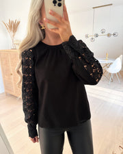 Mailu long sleeved blouse black - FORUDBESTILLING LEV. UGE 9