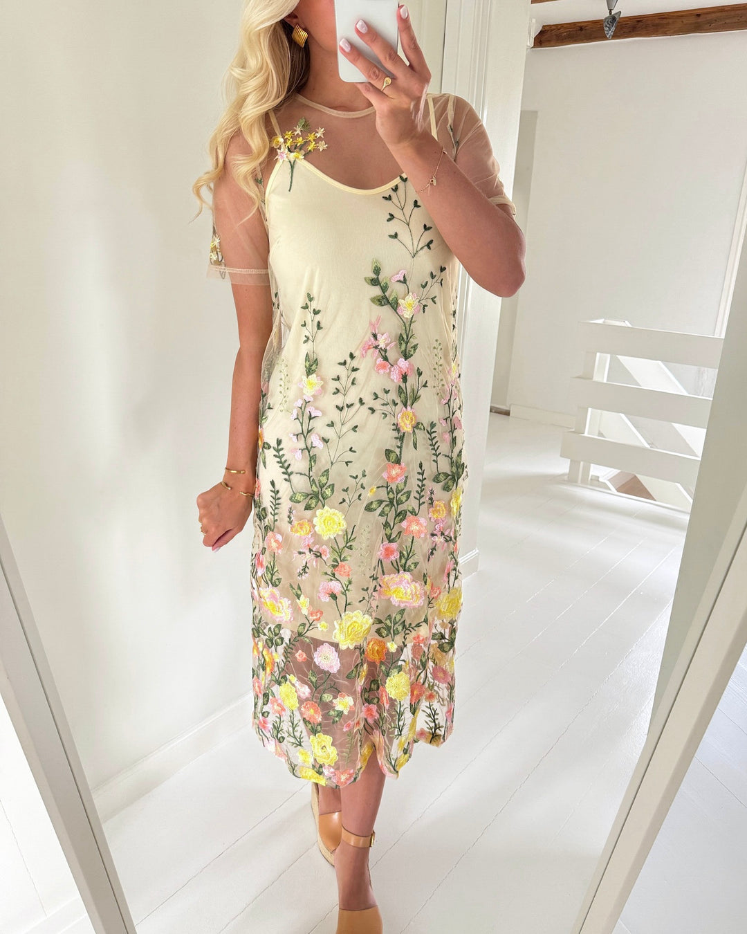 A-View kjole fuschia midi sand/yellow