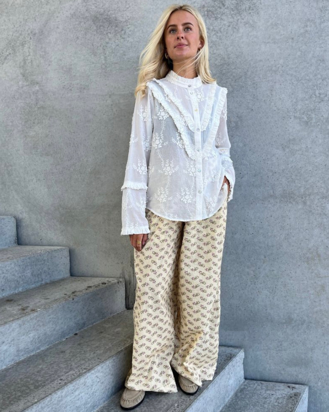 Stories from the Atelier bluse she is like the wind white