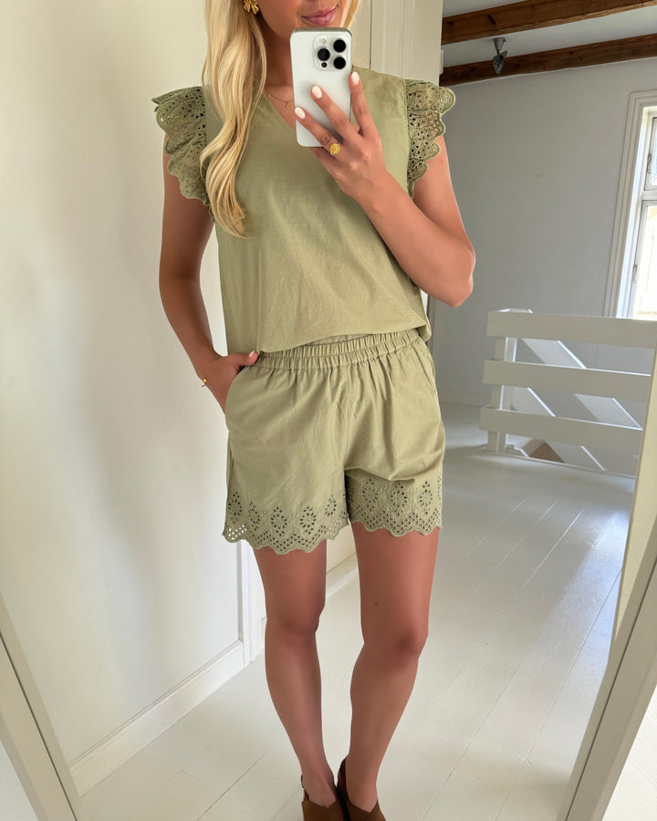 Only top lou life em ss frill elm