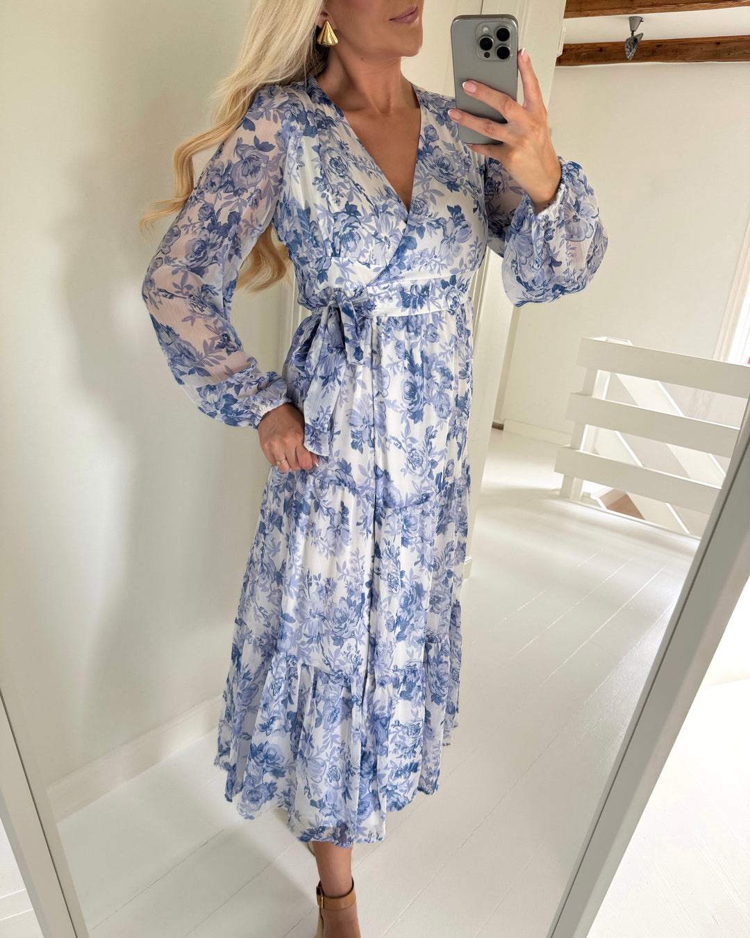 Only kjole miriam ls wrap midi bel air blue/porcelain flowers