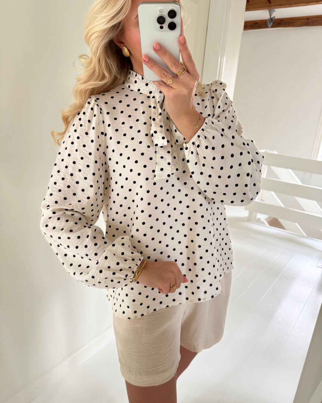 Only skjorte maizee ls frill cloud dancer/small black dot