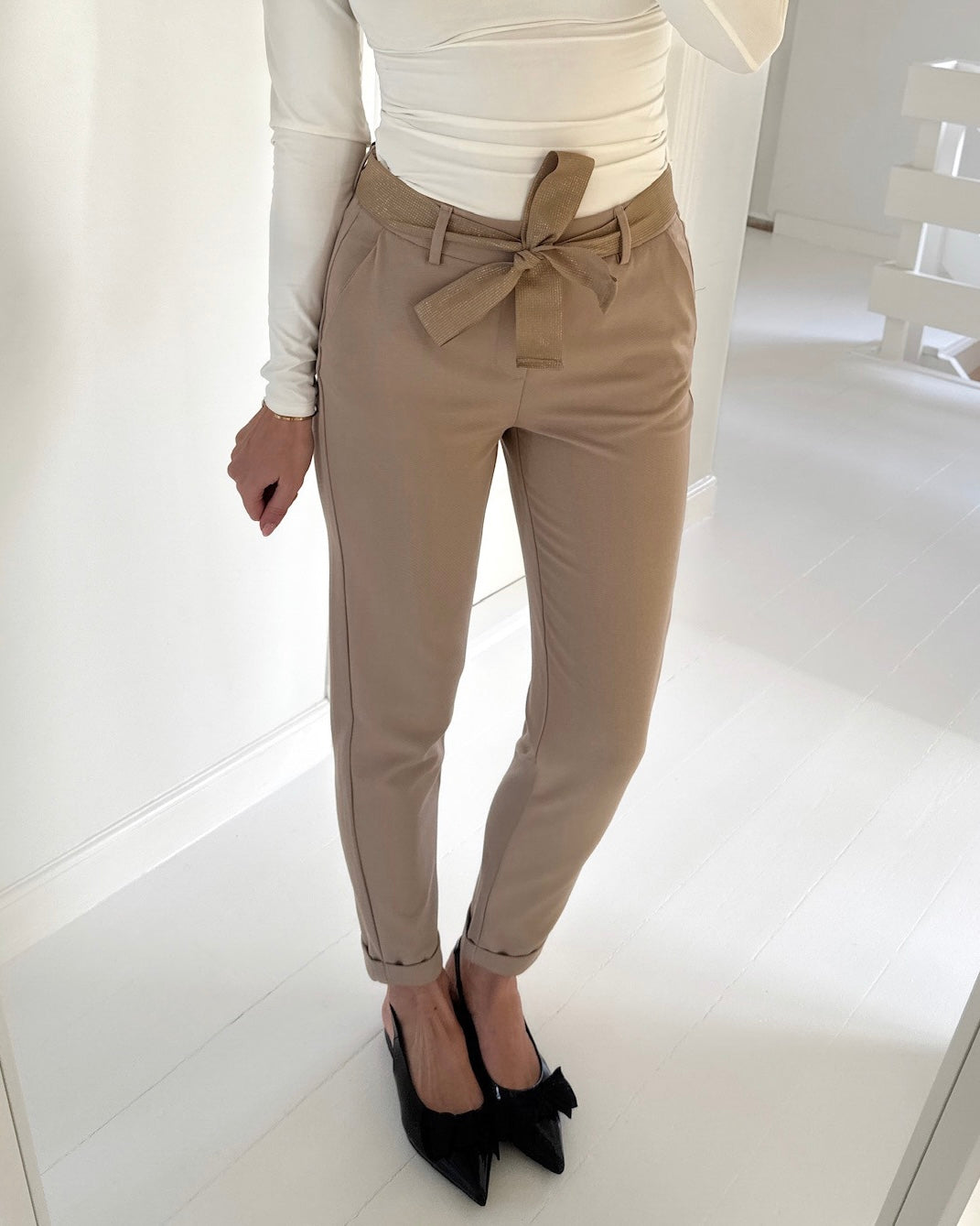 Vero Moda bukser kaya mr loose tapered belt silver mink belt w. golden lurex