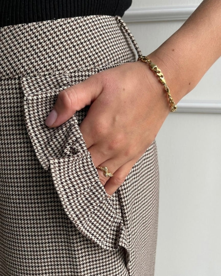 Stories from the Atelier bukser as magic sand check
