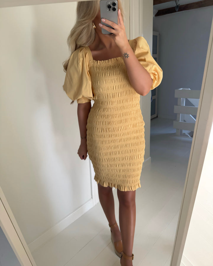 A-View kjole rikka plain yellow - FORUDBESTILLING LEV. UGE 20