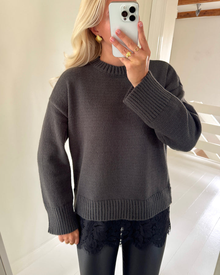Only striktrøje evie ls lace mix o-neck knit dark grey melange black lace