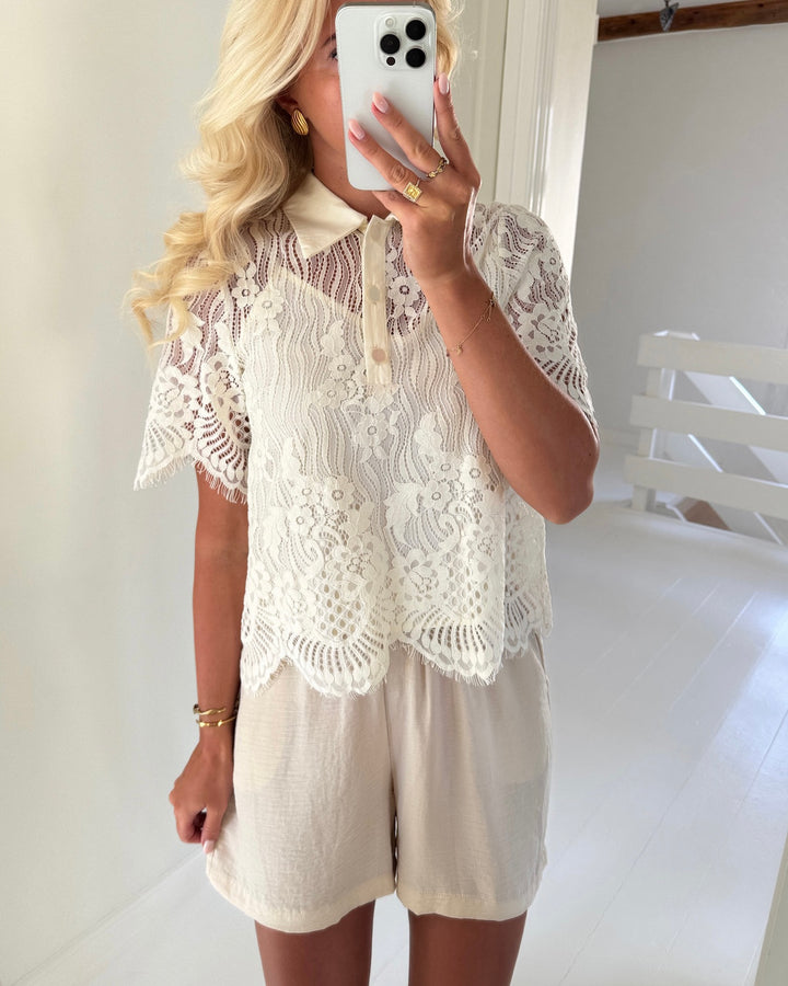 Y.A.S top koi ss lace pristine