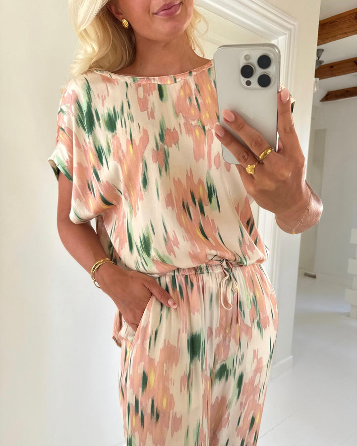 Sister's Point top emily-ss green/coral graphic