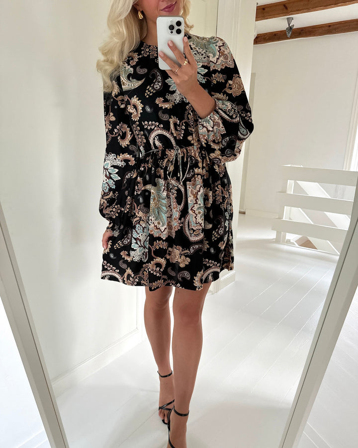 Sister's Point kjole uffa-dr paisley