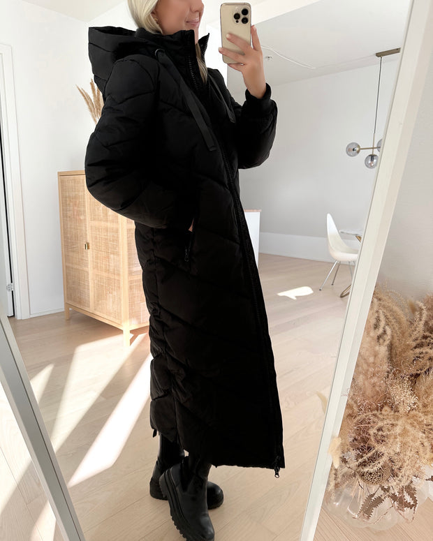 Skylar x-long padded jacket black