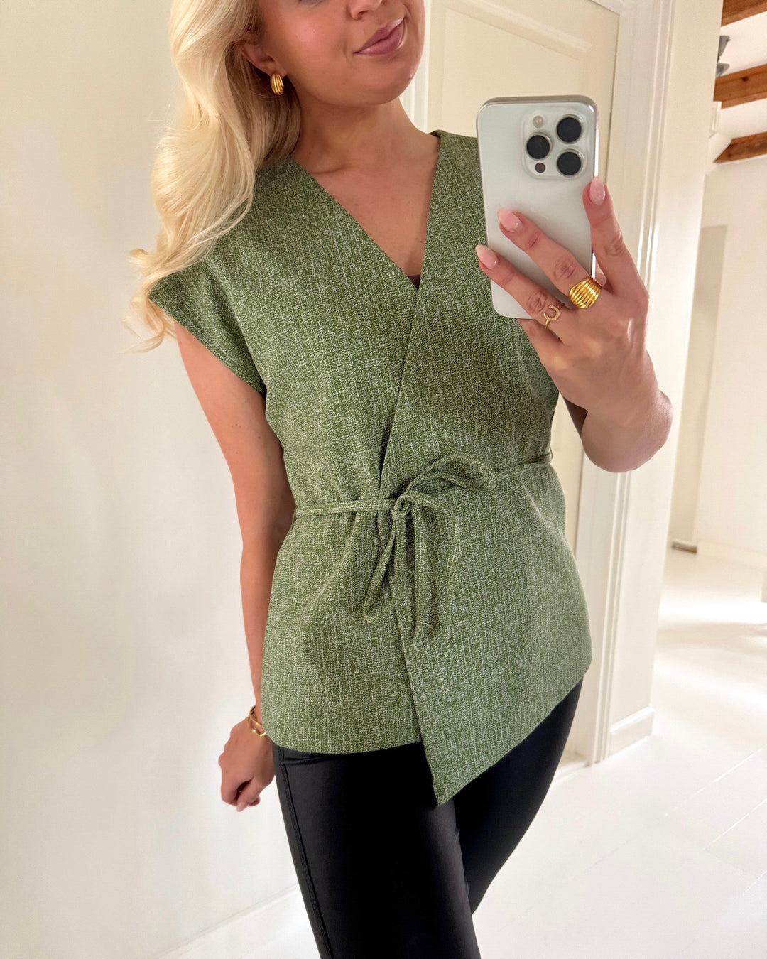 Aware by Vero Moda top chanel v-neck kale check