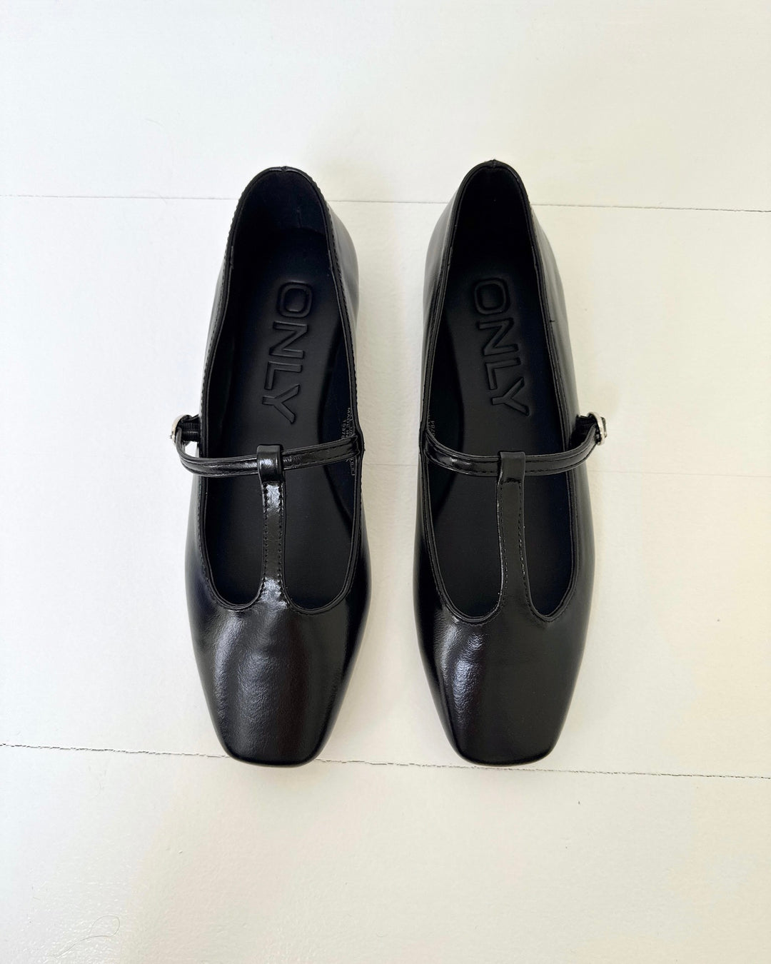 Only ballerina akria-8 pu t-strap black