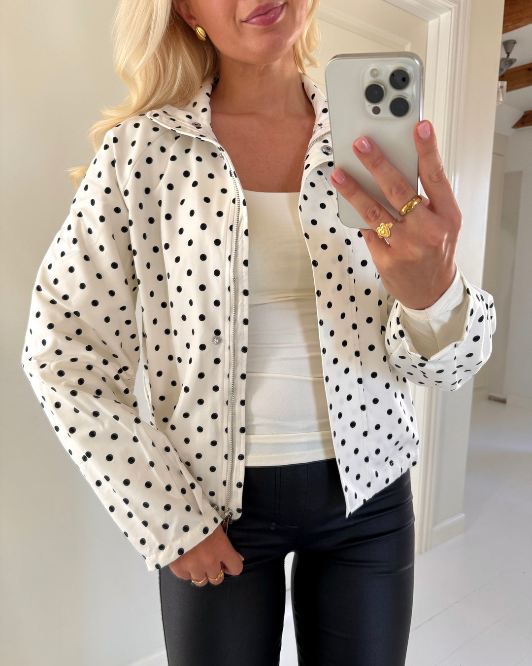 Vero Moda jakke kayla high neck star white black dots