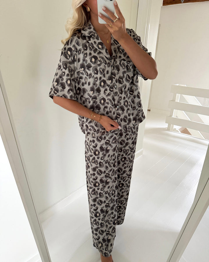 Love&Divine skjorte love1175-1 blurred leo