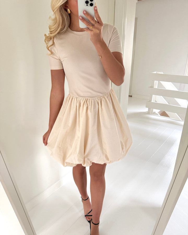 Sister's Point kjole ebaza-dr.ss porcelain