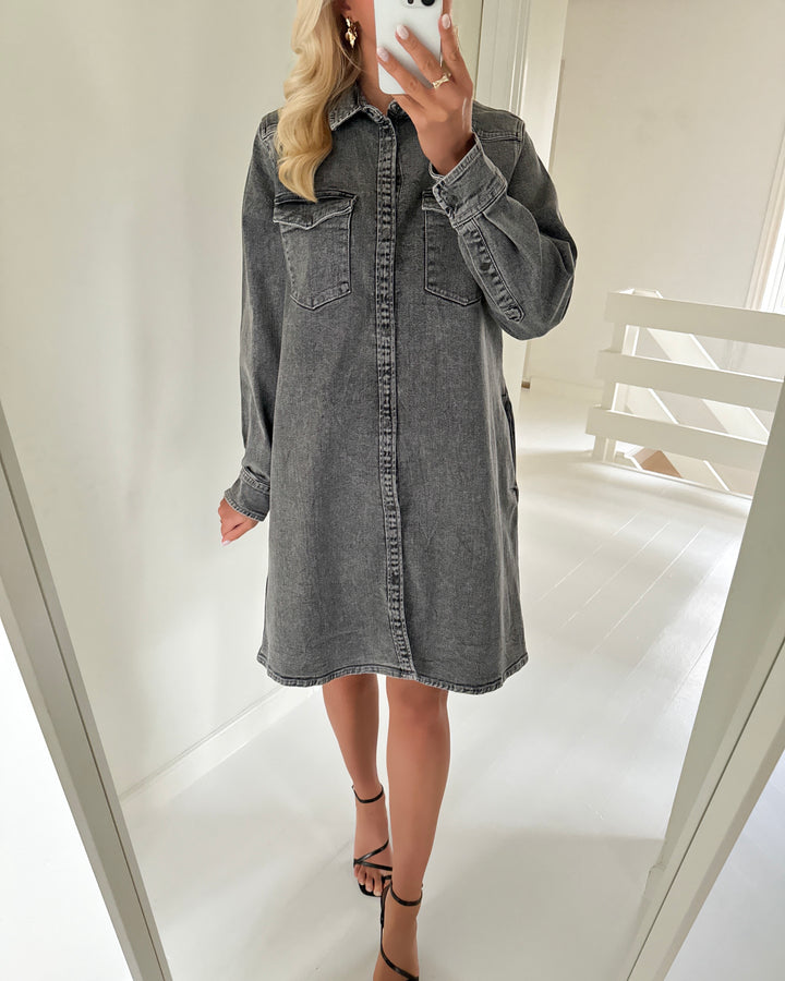 Sister's Point skjortekjole onea-a.dr2 l.grey wash