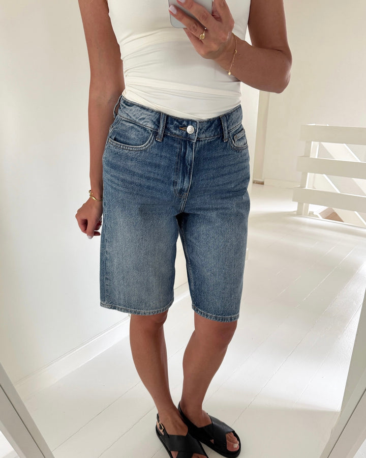 JDY shorts lina mw bermuda medium blue denim
