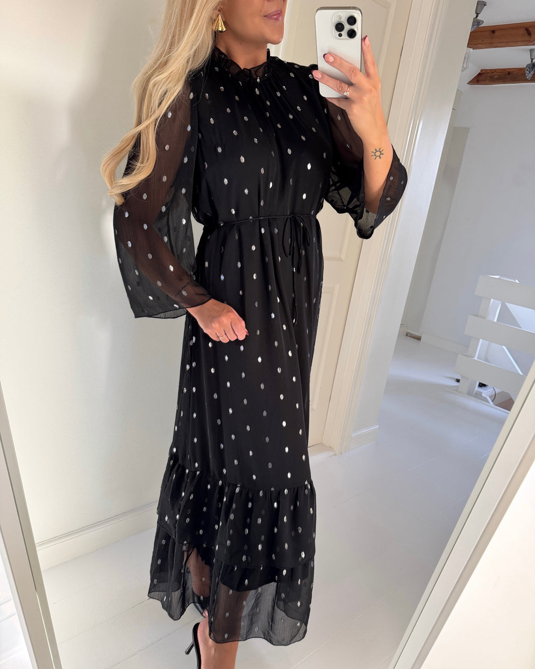 Y.A.S kjole mena 3/4 long black w. silver dots