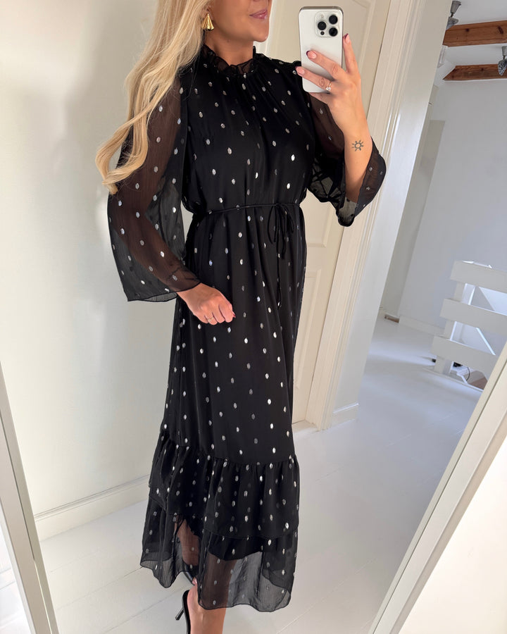 Y.A.S kjole mena 3/4 long black w. silver dots